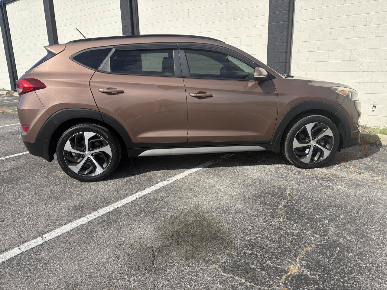 Used 2017 Hyundai Tucson Value w/ Cargo Package FWD image 4