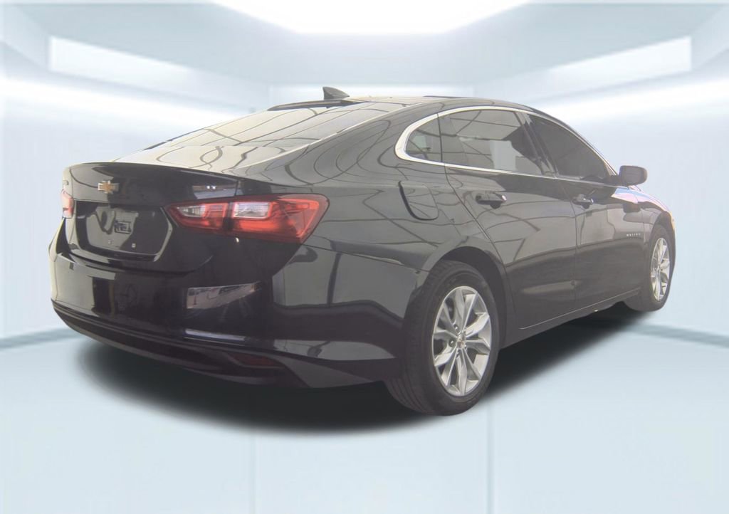 Used 2023 Chevrolet Malibu LT FWD image 2