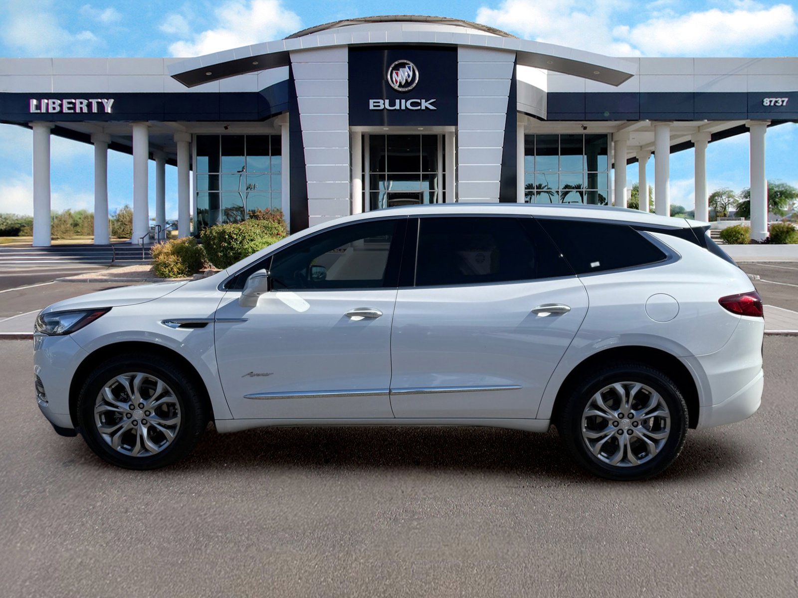 Used 2021 Buick Enclave Avenir w/ Avenir Technology Package FWD image 7