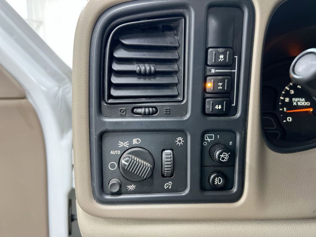 Used 2004 GMC Yukon SLT w/ 1SD Preferred Equipment Group image 16