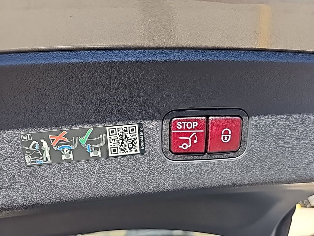 Used 2024 Mercedes-Benz GLC 300 4MATIC image 19