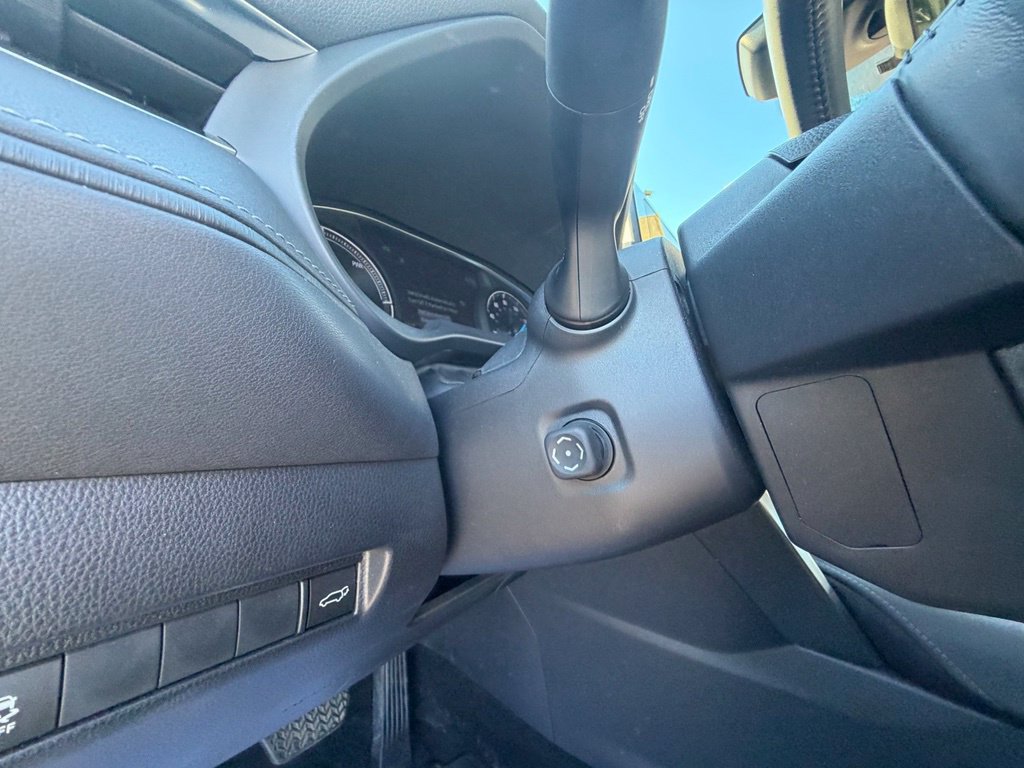 Used 2024 Toyota Venza LE AWD/4WD image 18