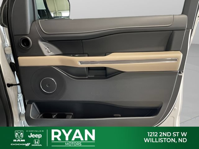 Used 2024 Ford Expedition Max XLT AWD/4WD image 47