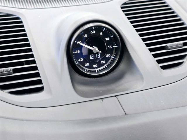 Used 2024 Porsche Cayenne Coupe image 27