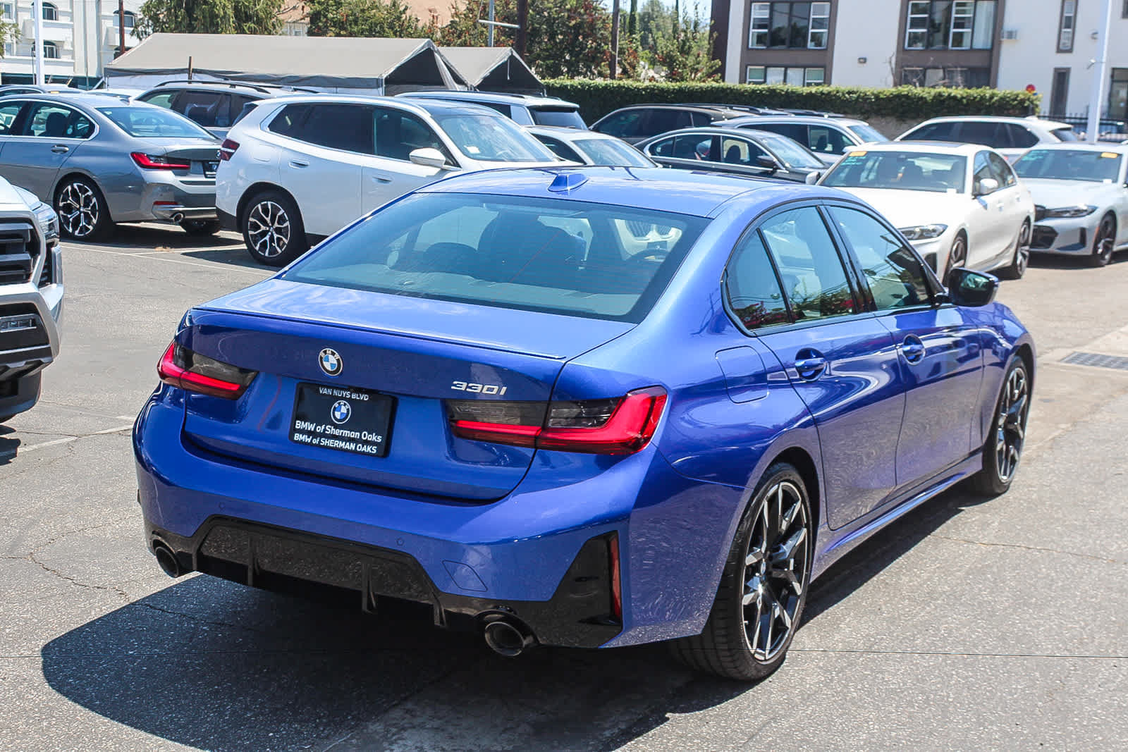 Used 2026 BMW 330i Sedan w/ M Sport Package RWD image 4