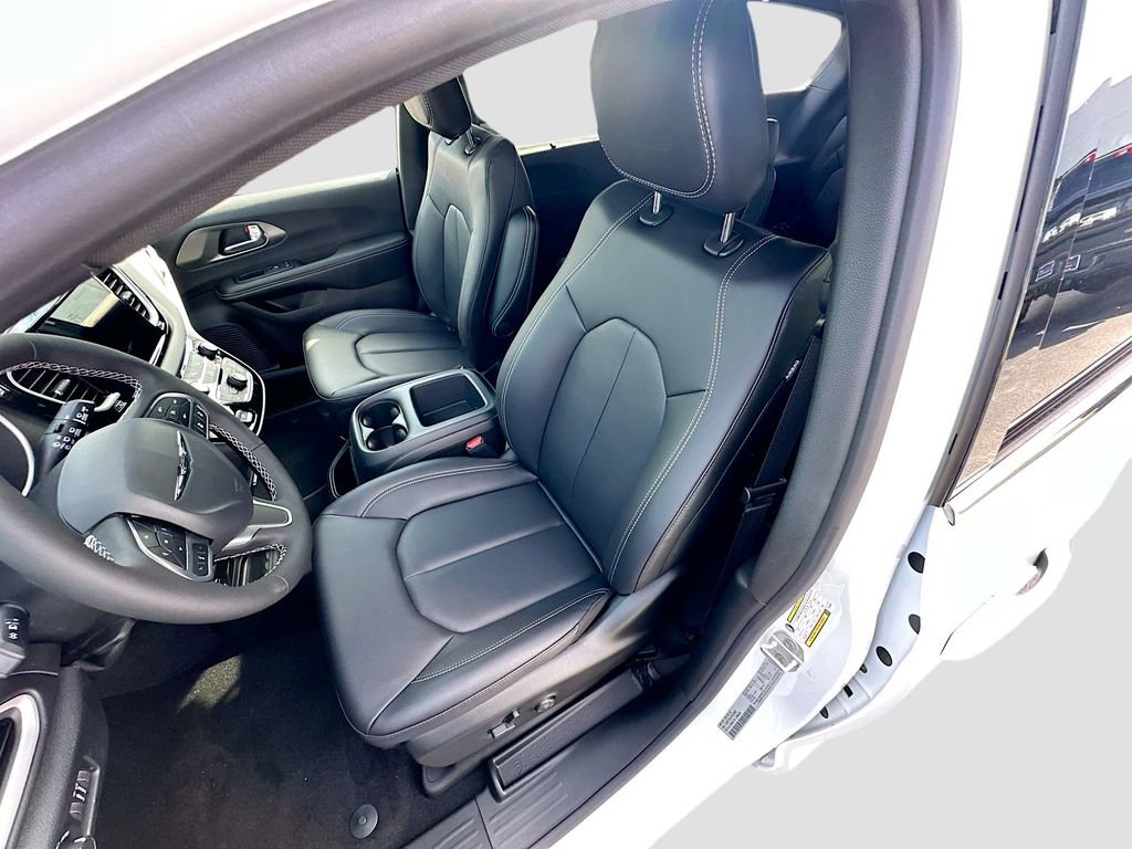 New 2026 Chrysler Voyager LX FWD image 20