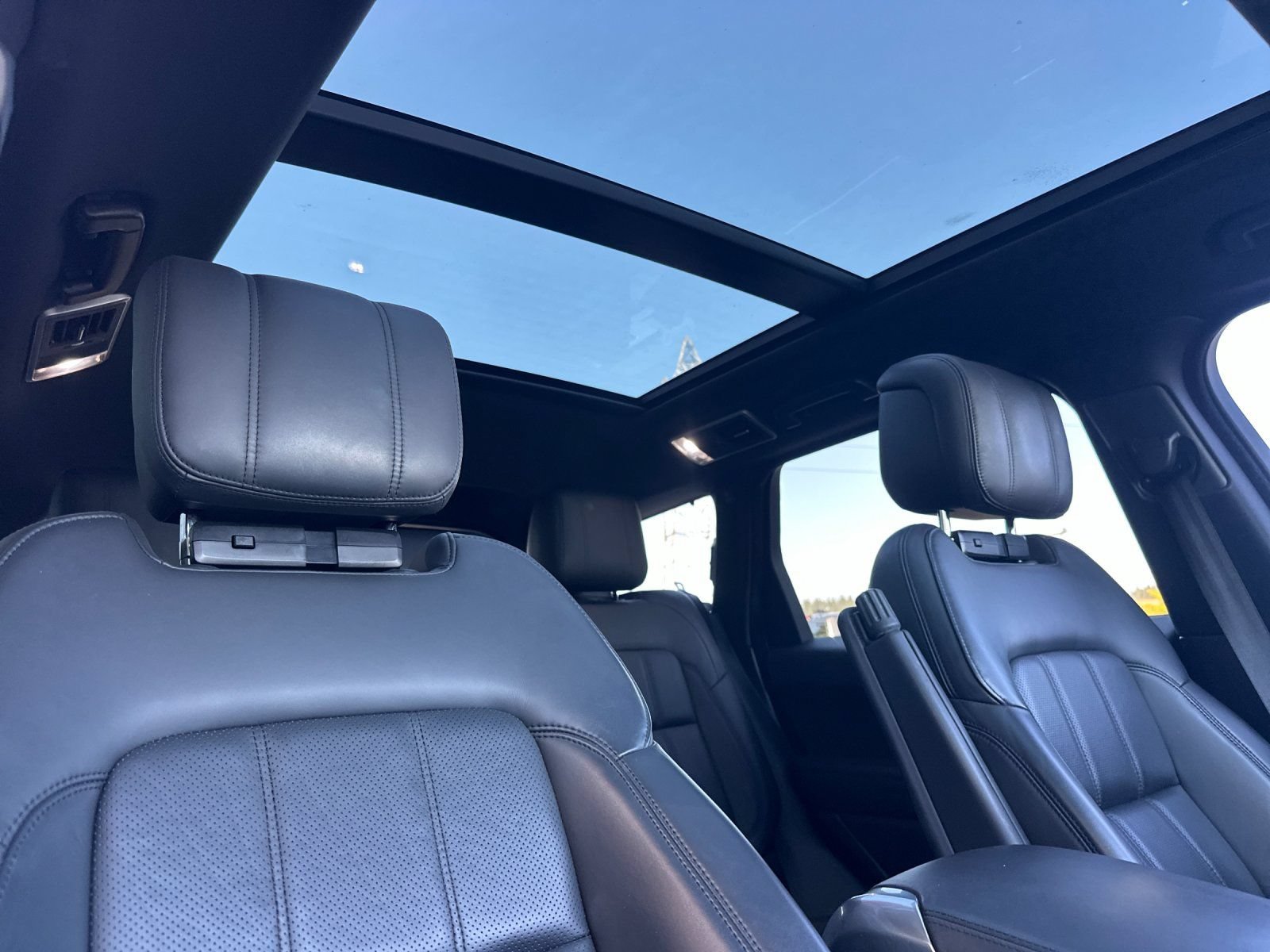 Used 2020 Land Rover Range Rover Sport HSE AWD/4WD image 16