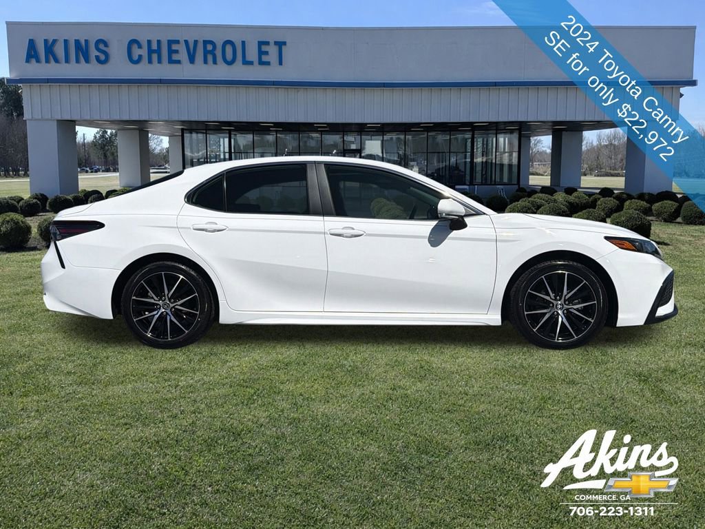 Used 2024 Toyota Camry SE FWD image 6