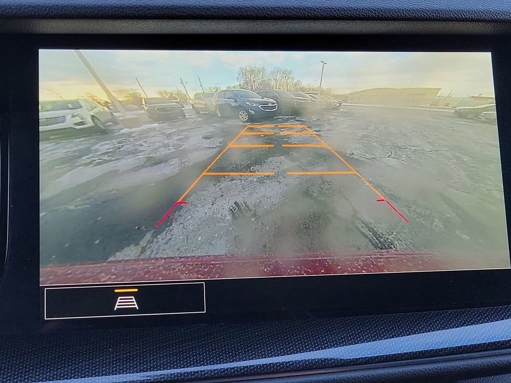 Used 2022 Buick Envision Essence w/ Sport Touring Package image 18