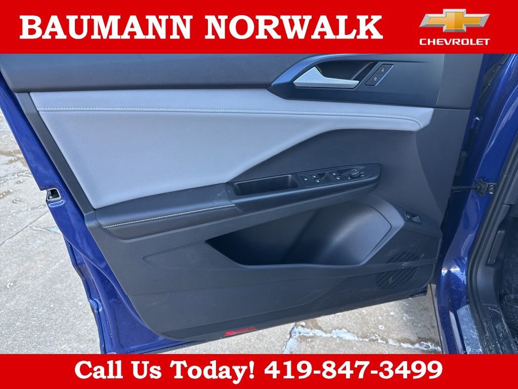 Used 2024 Volkswagen Taos SE w/ Panoramic Sunroof Package image 12