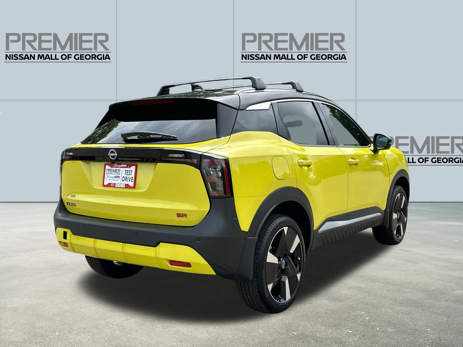 Certified 2025 Nissan Kicks SR FWD image 4