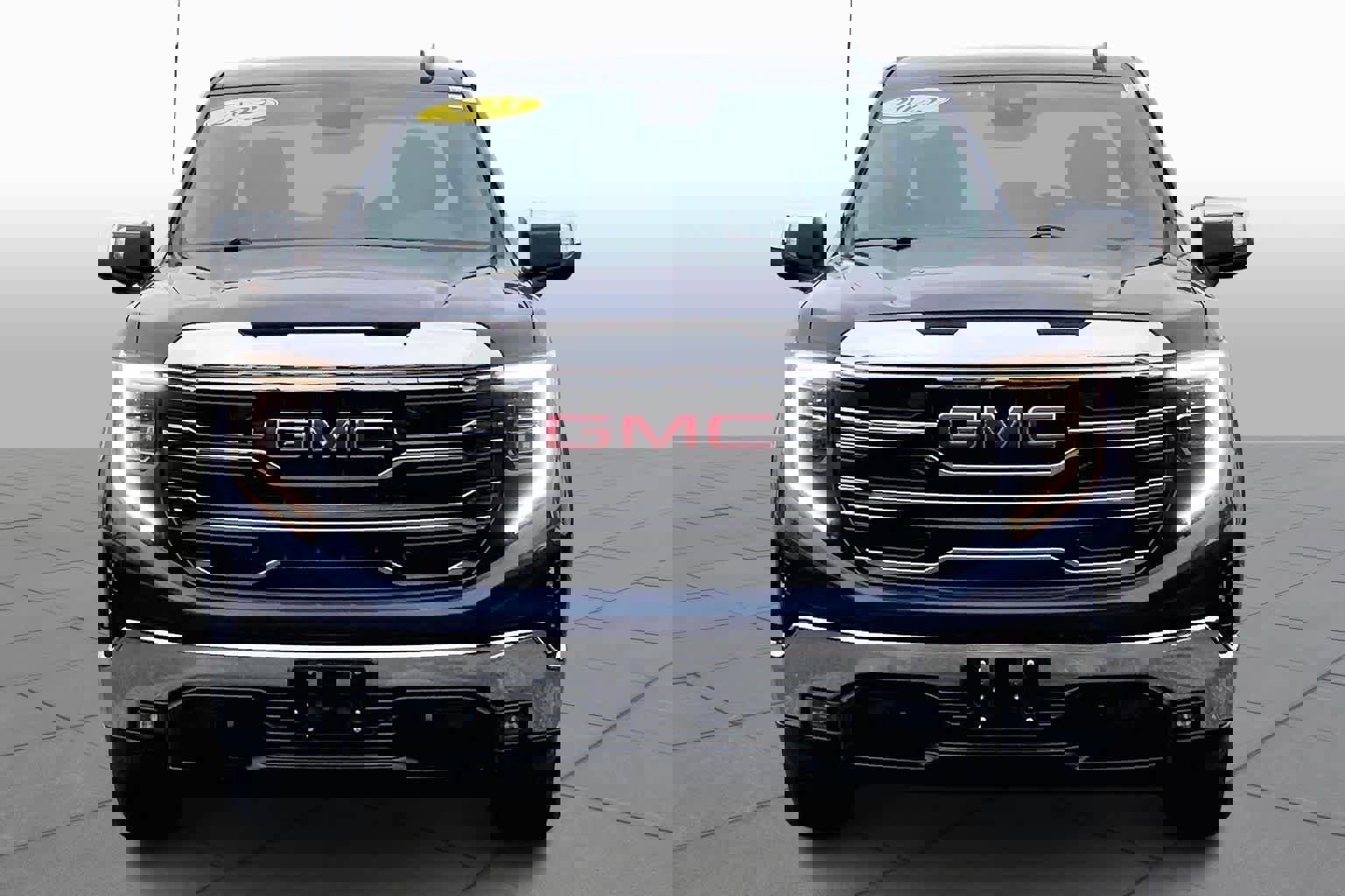 Used 2023 GMC Sierra 1500 SLT w/ SLT Convenience Package image 3