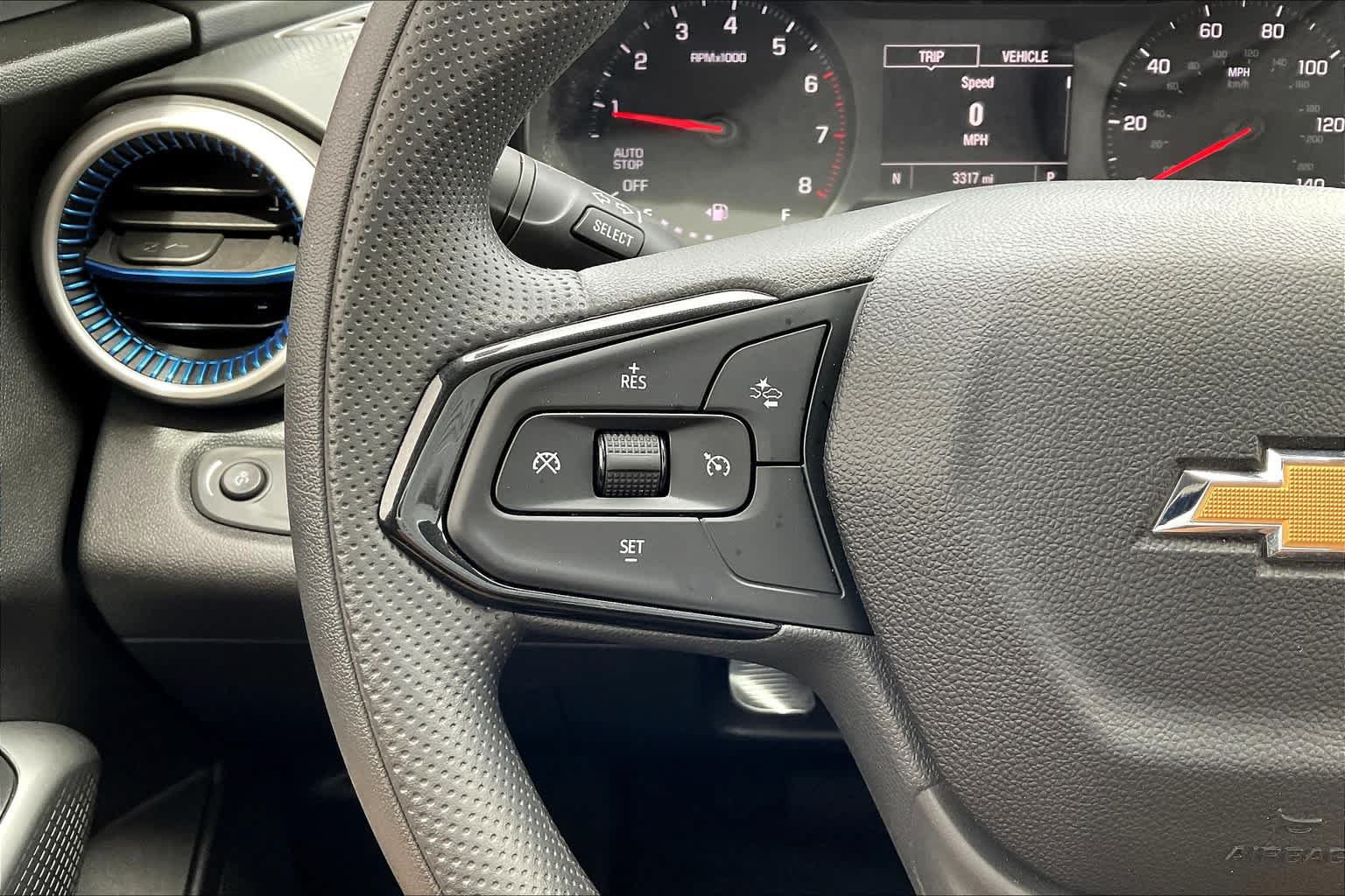 Used 2024 Chevrolet Trax LS w/ LS Convenience Package FWD image 23