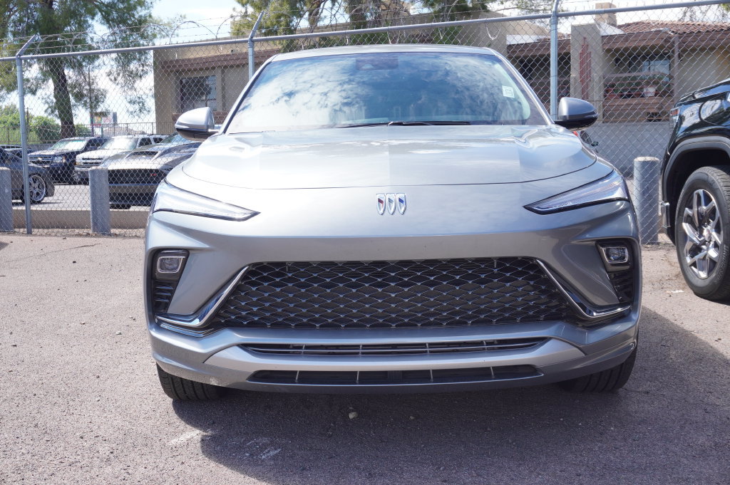 Used 2024 Buick Envista Avenir FWD image 2
