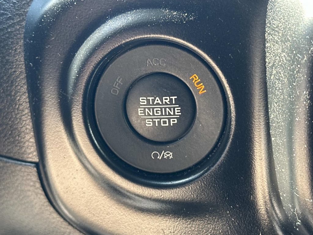 Used 2022 Jeep Gladiator Overland w/ Popular Equipment Package AWD/4WD image 22