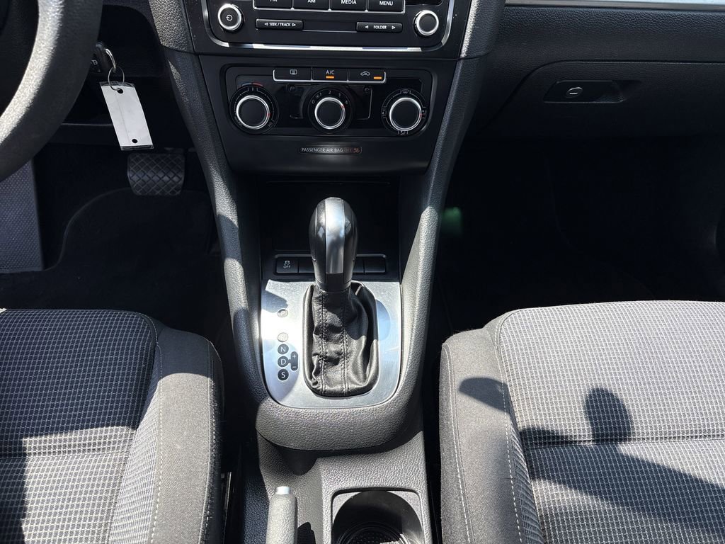 Used 2013 Volkswagen Golf 4-Door image 17