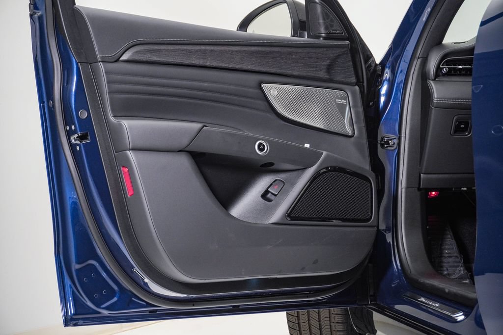 Certified 2025 Maserati Grecale Modena AWD/4WD image 25