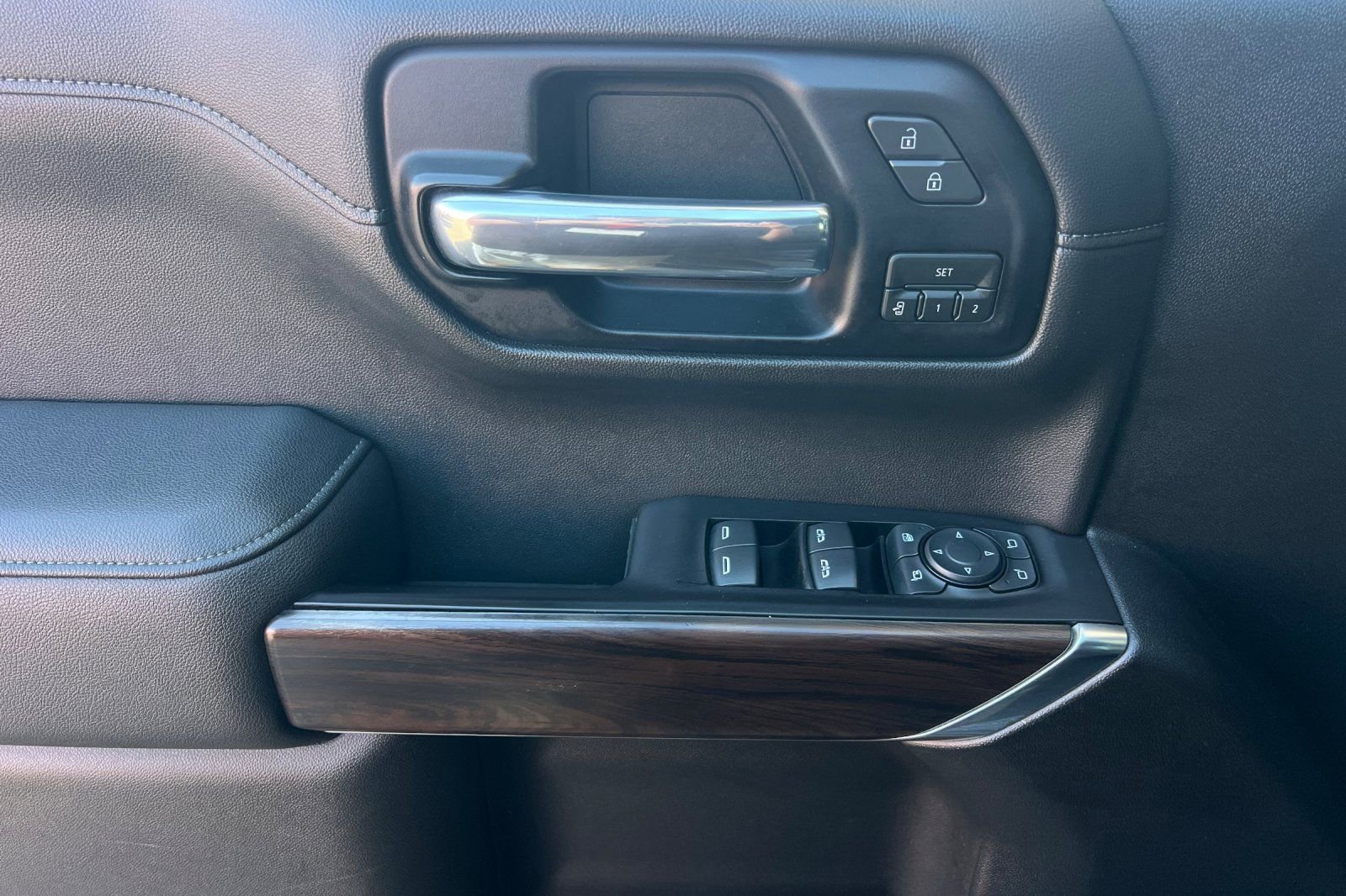 Used 2019 GMC Sierra 1500 SLT w/ SLT Premium Package image 12