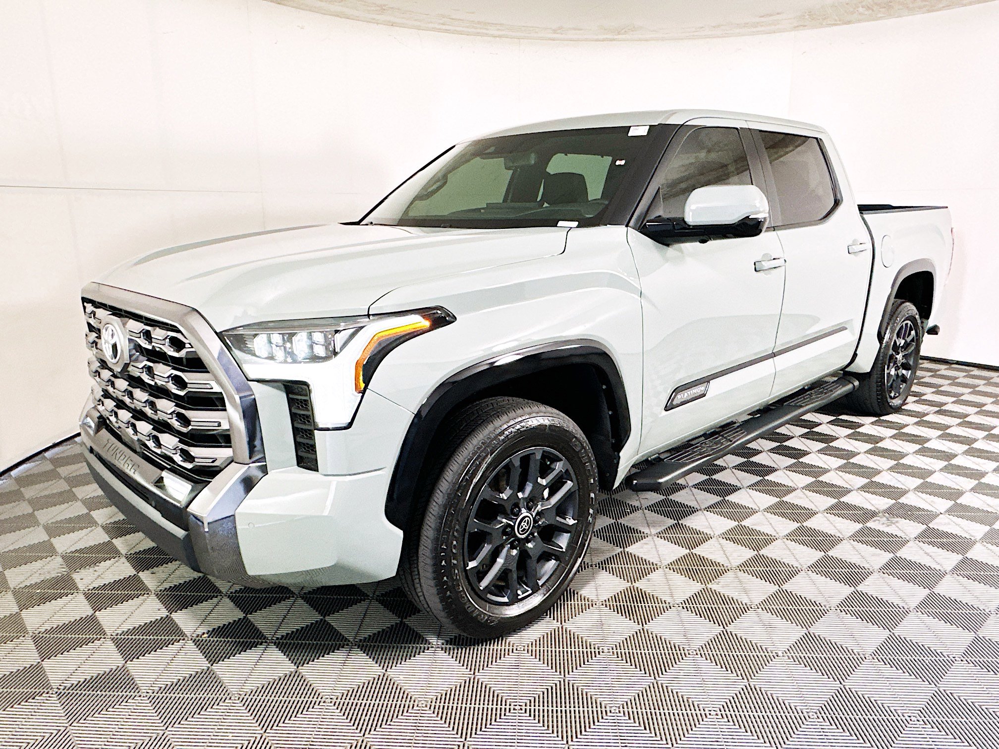 Used 2024 Toyota Tundra Platinum image 7