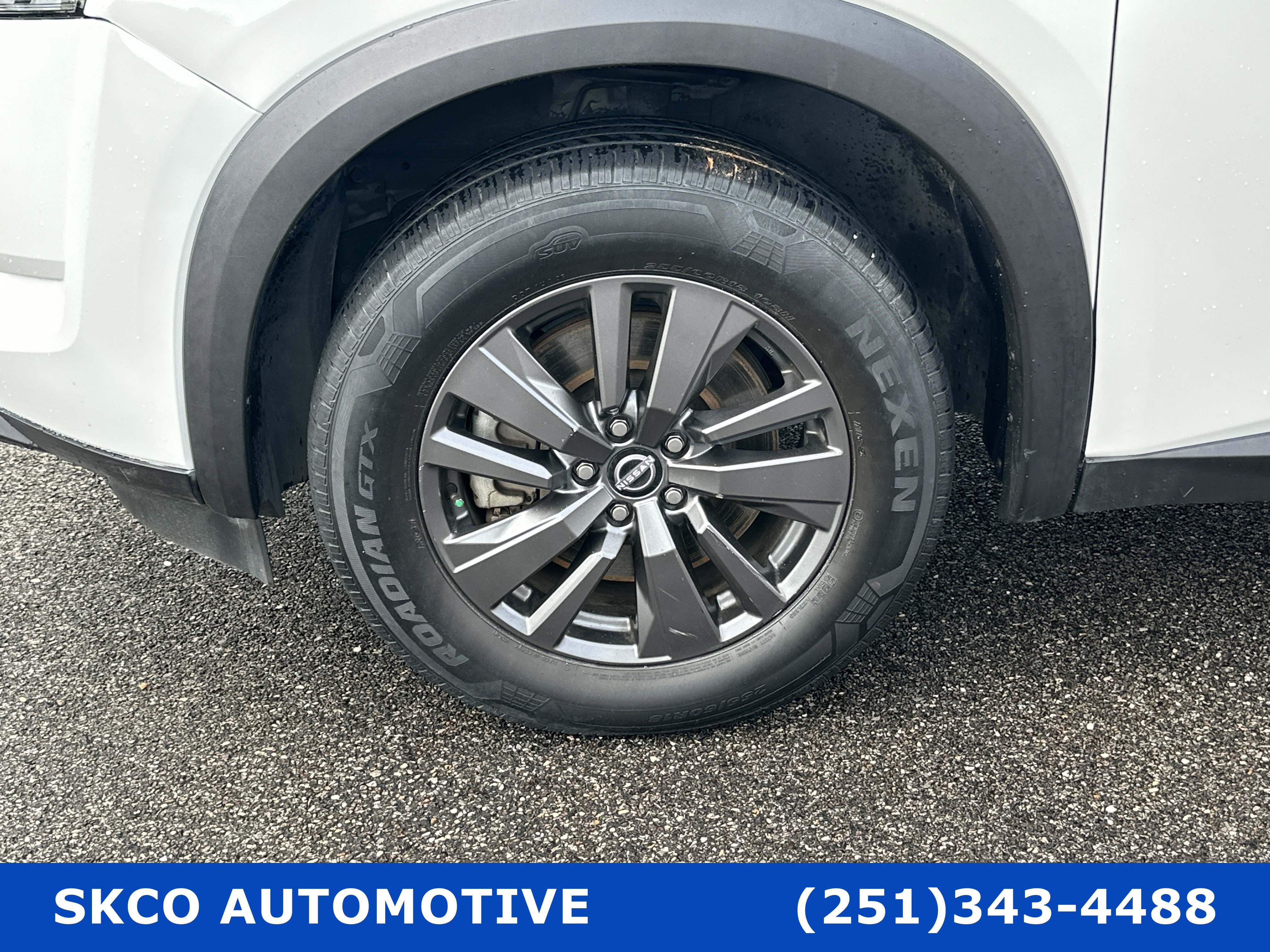 Used 2022 Nissan Pathfinder SV image 9
