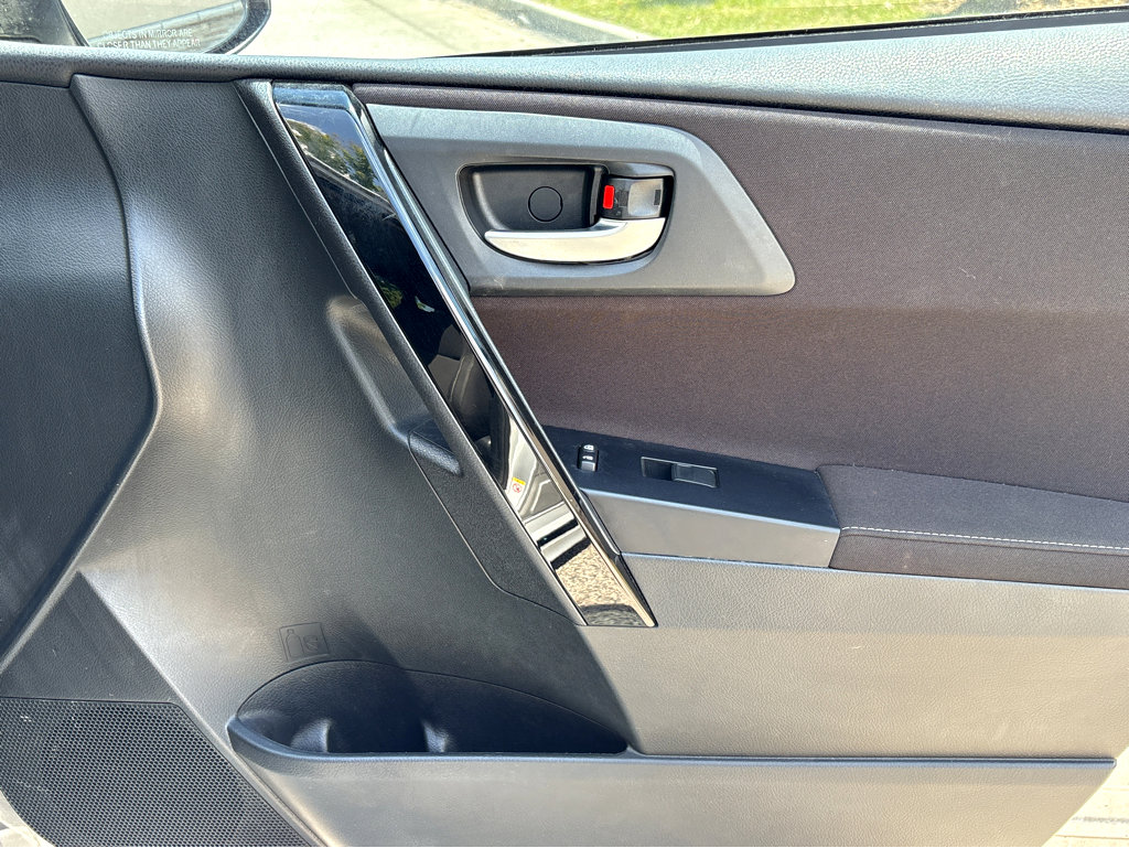 Used 2017 Toyota Corolla iM FWD image 8