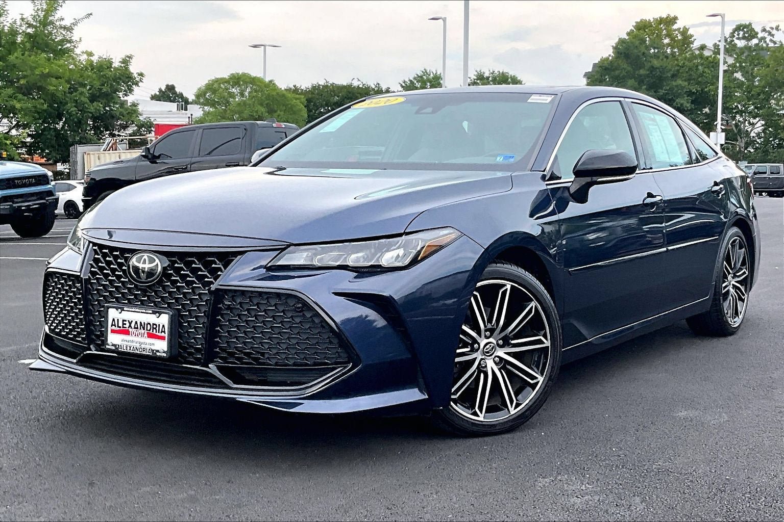 Used 2020 Toyota Avalon XSE w/ All Weather Liner Package FWD image 1