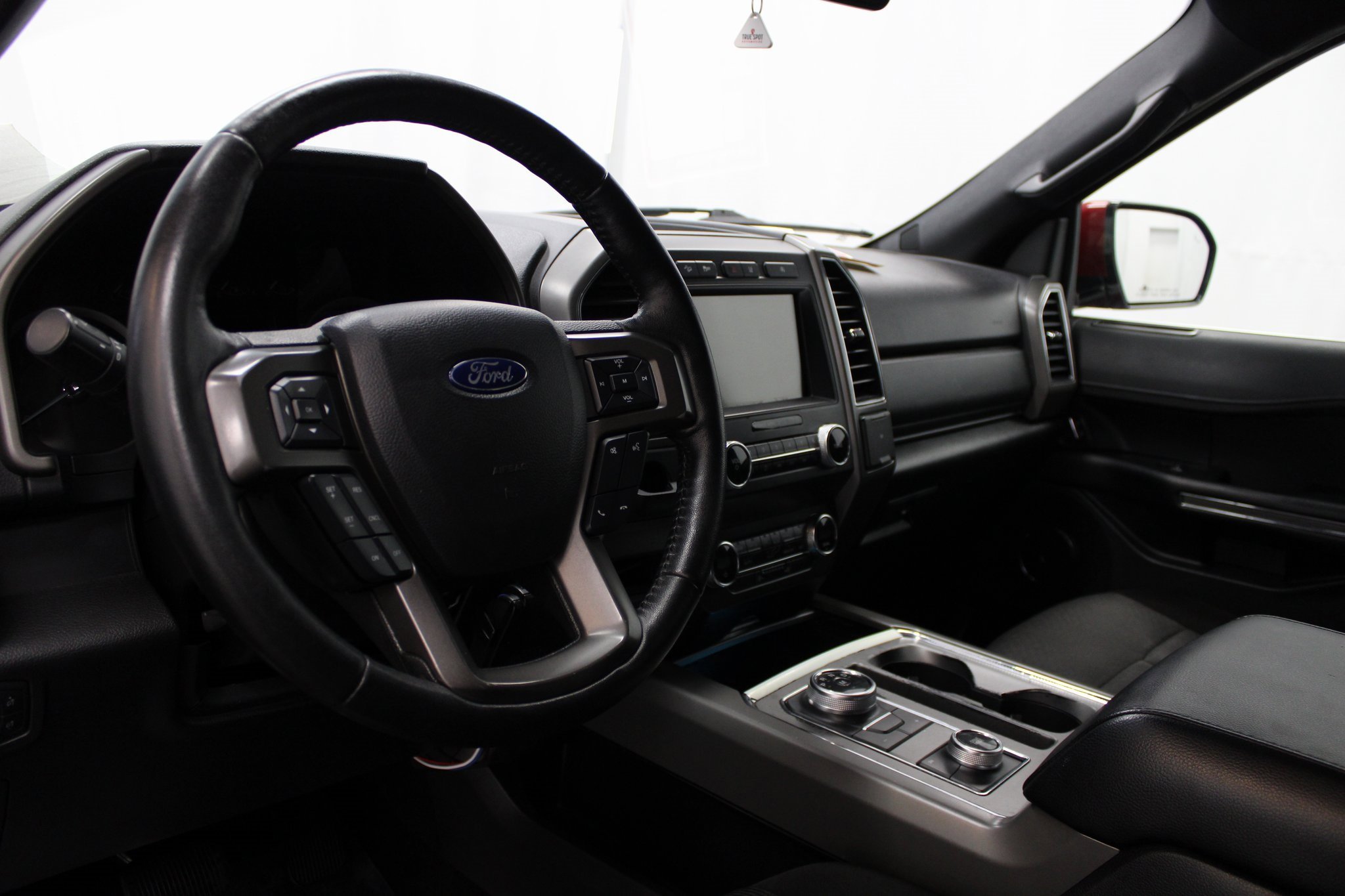 Used 2020 Ford Expedition XLT image 15