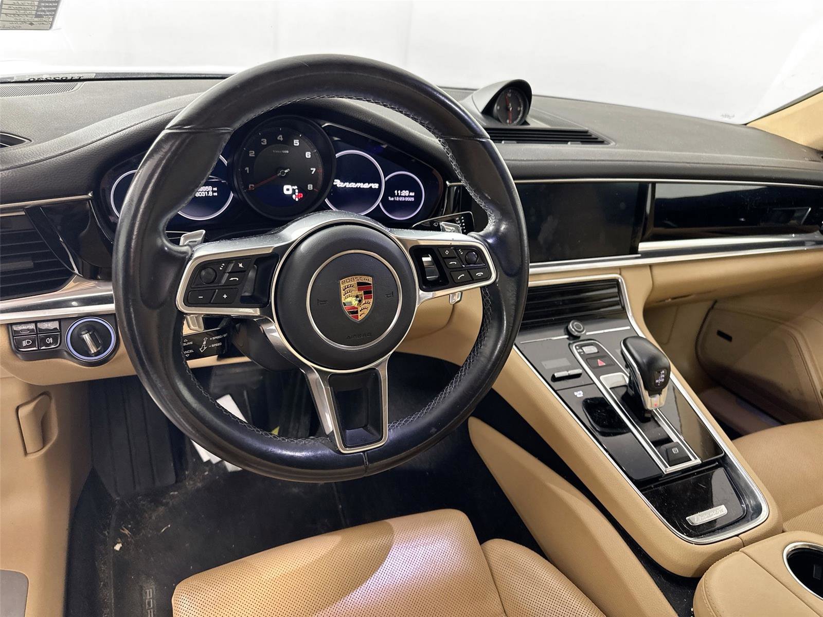 Used 2017 Porsche Panamera 4 image 10