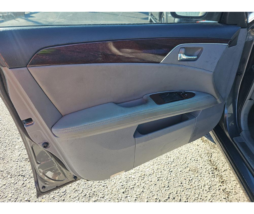 Used 2008 Toyota Avalon Limited image 10