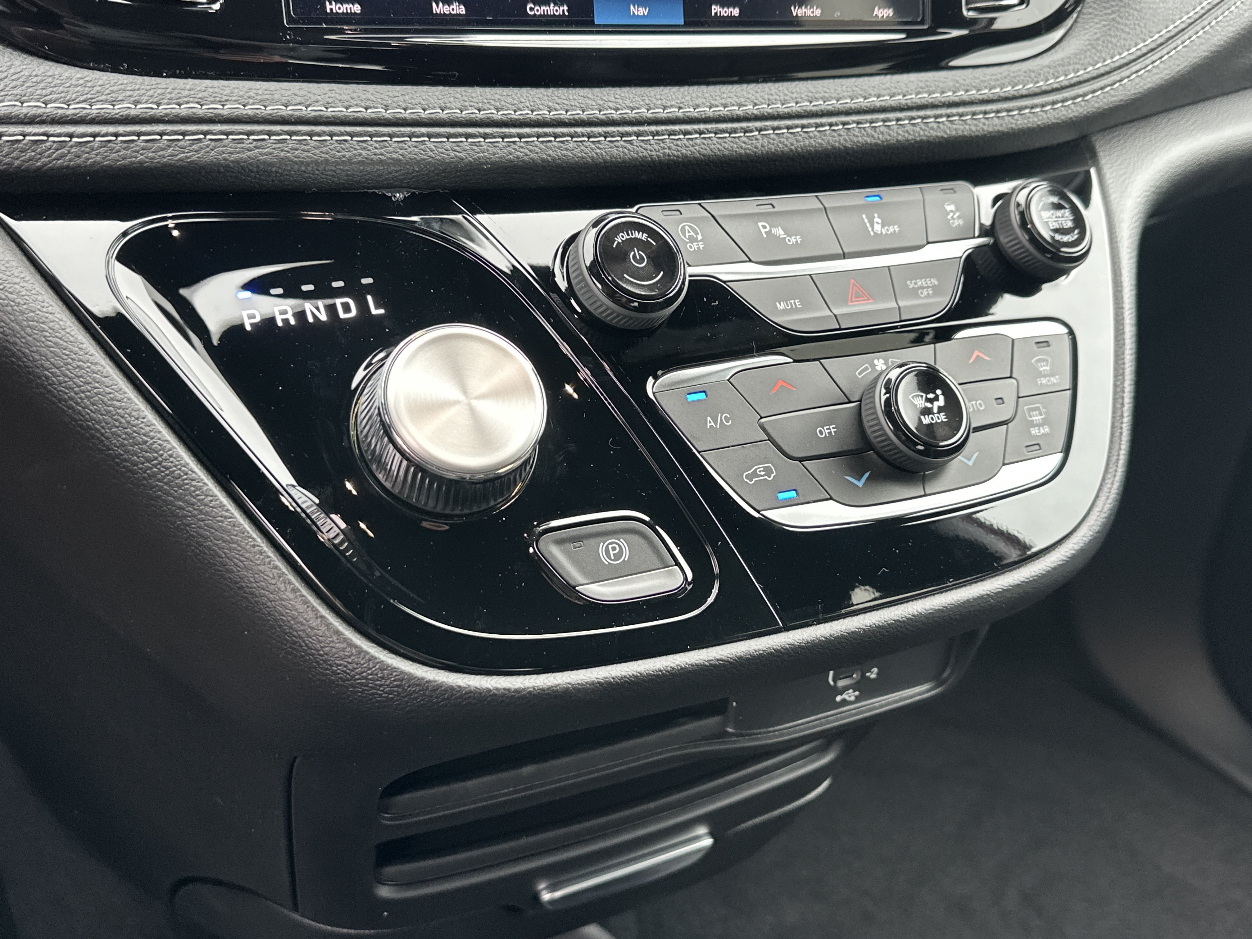 New 2027 Chrysler Pacifica Select w/ Family Tech Group FWD image 4
