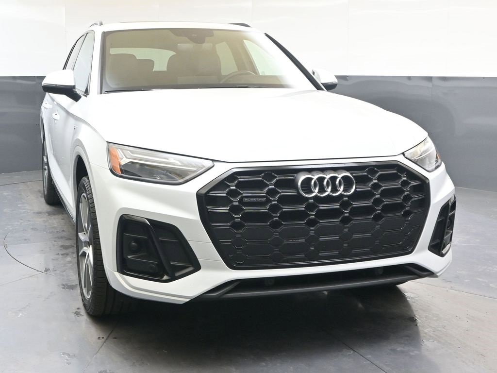 Certified 2025 Audi Q5 2.0T Premium w/ Convenience Plus Package image 8