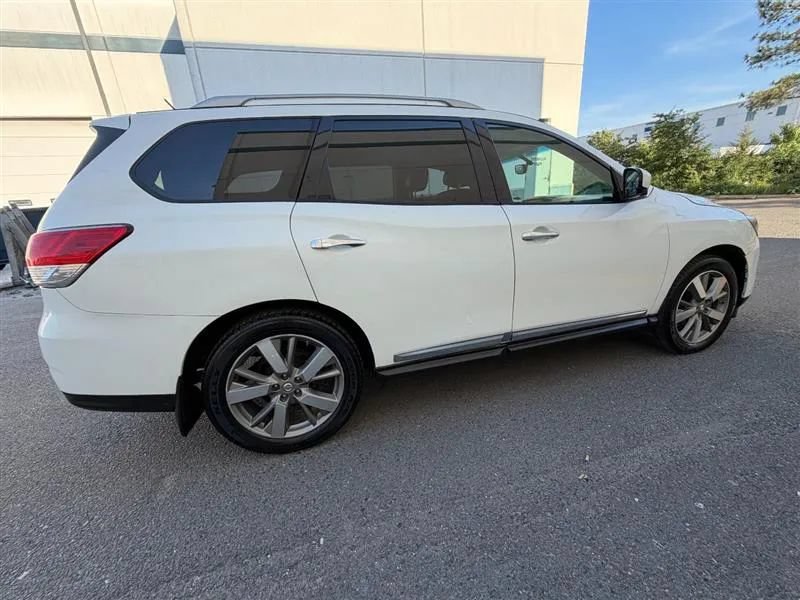 Used 2015 Nissan Pathfinder Platinum AWD/4WD image 17