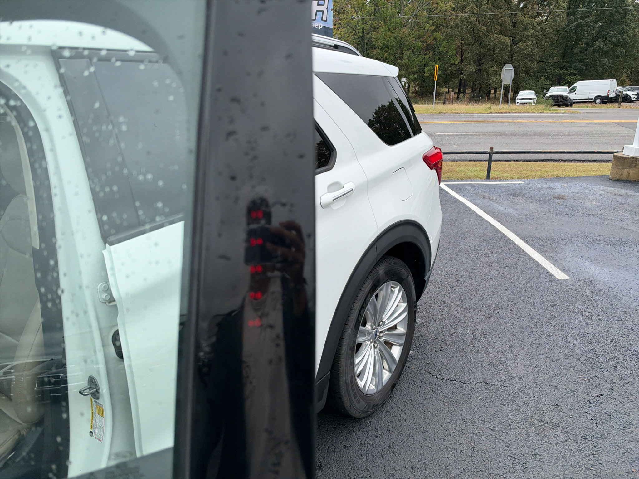 Used 2020 Ford Explorer Limited RWD image 15