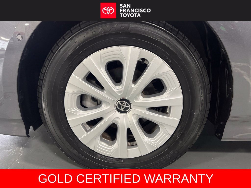 Certified 2022 Toyota Prius LE FWD image 9