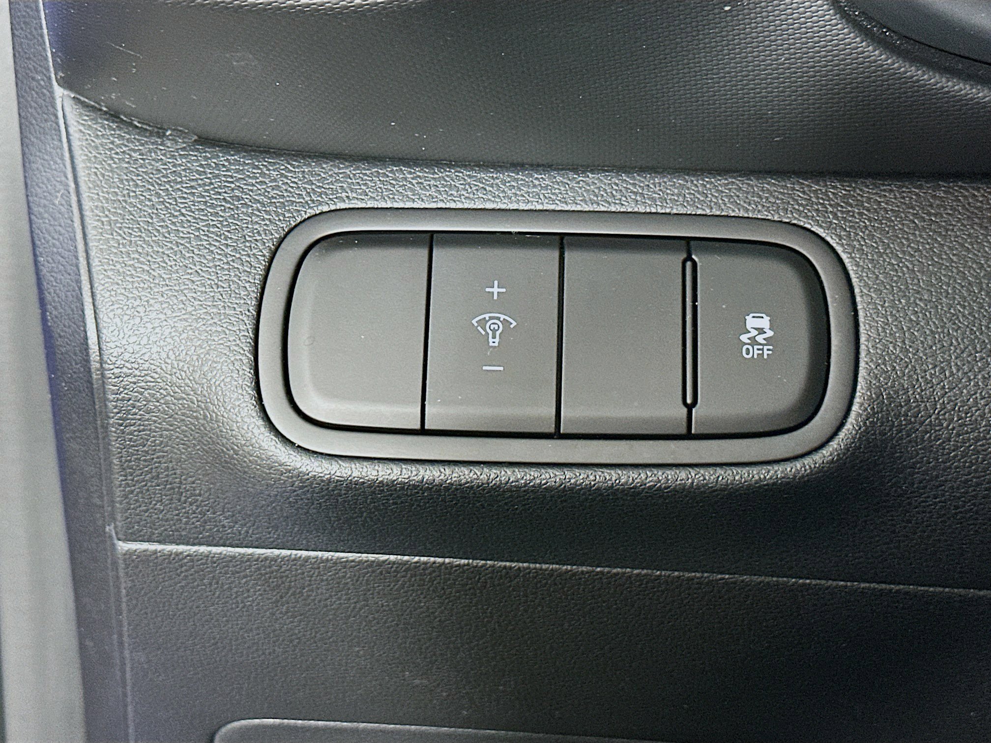 Used 2025 Hyundai Venue SEL image 17