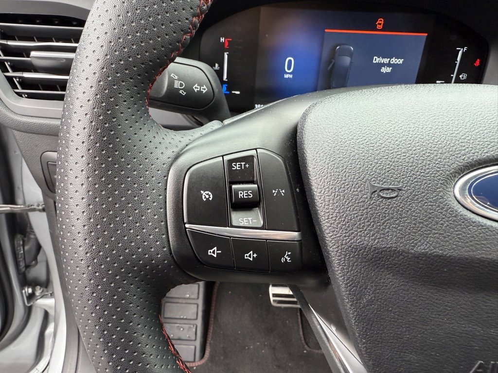 Used 2023 Ford Escape ST-Line image 30