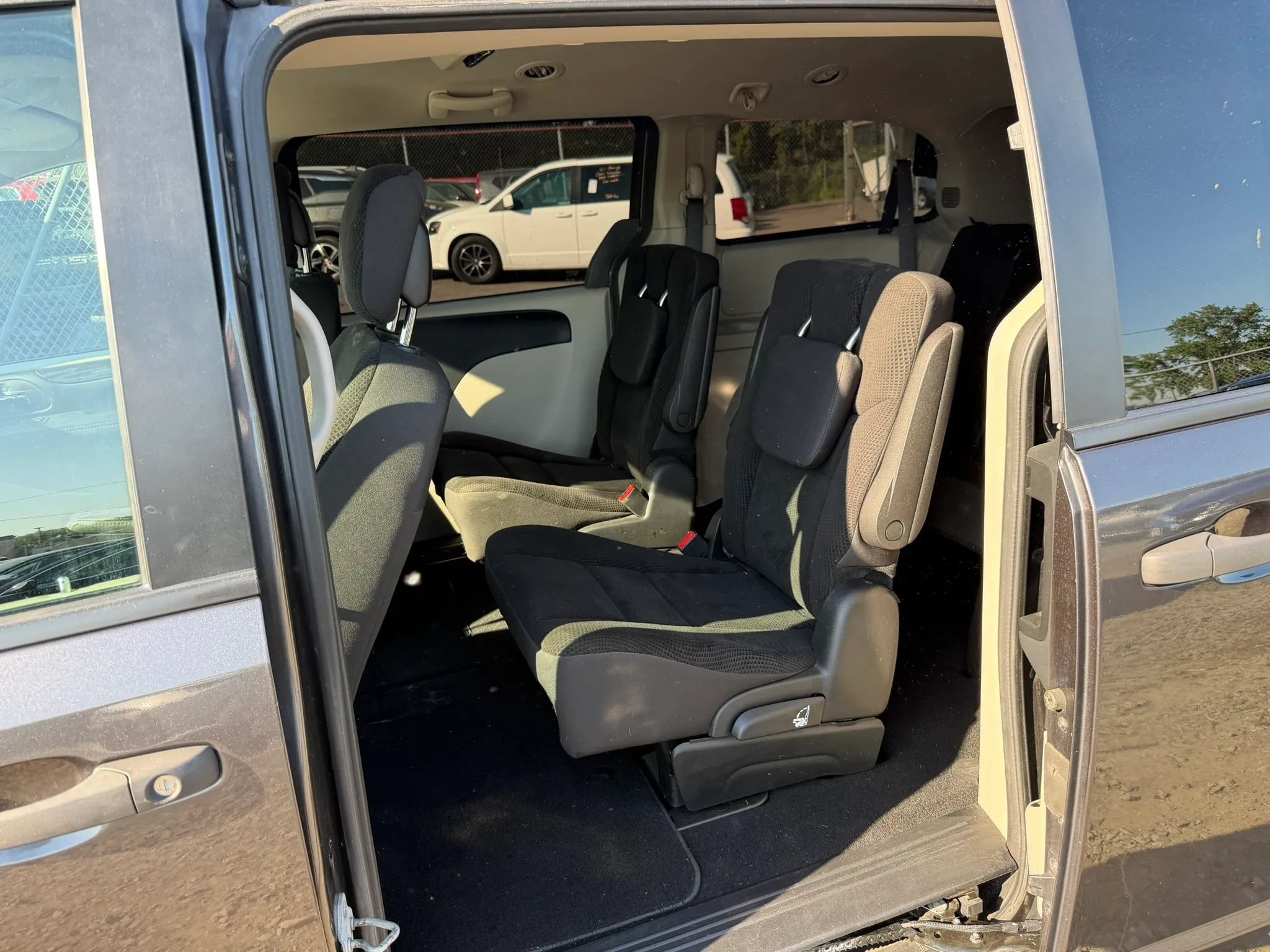 Used 2019 Dodge Grand Caravan SE w/ UConnect Hands-Free Group FWD image 29