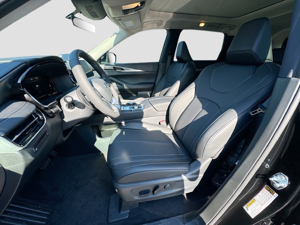 Used 2027 INFINITI QX60 Pure w/ Cargo Package FWD image 22