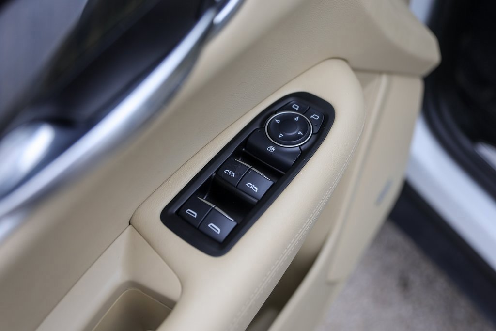 Used 2017 Cadillac XT5 FWD image 23