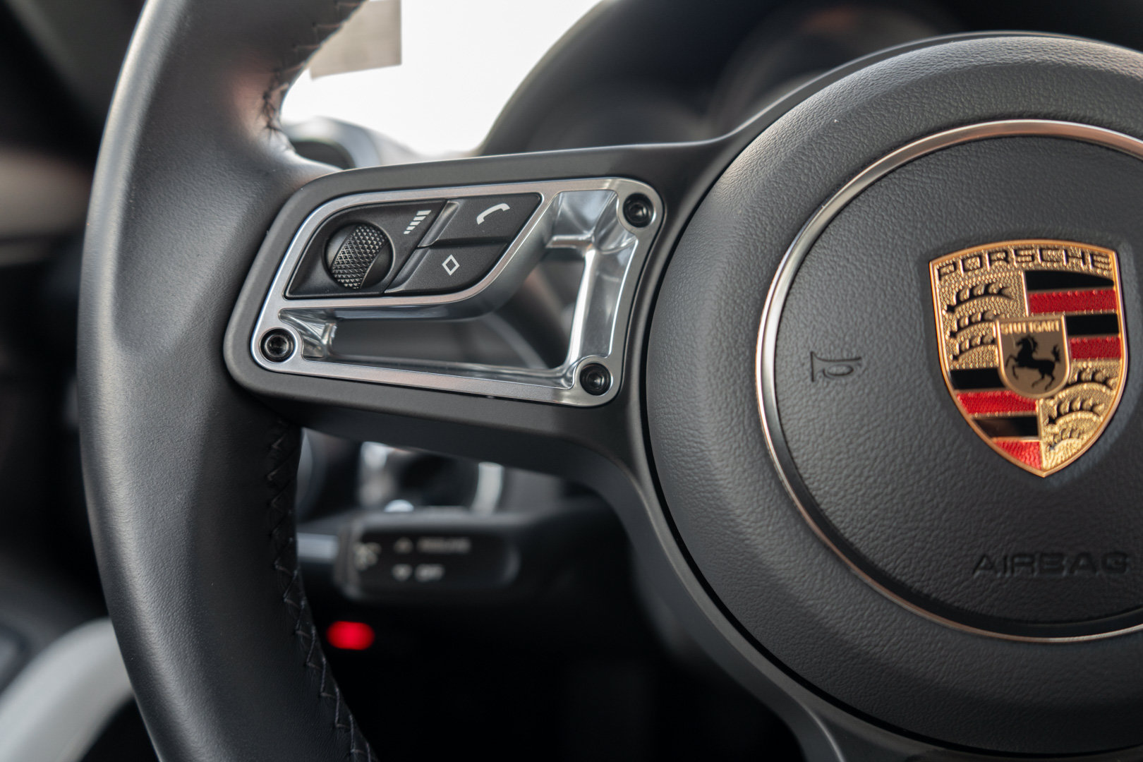 Used 2024 Porsche 718 Cayman RWD image 33
