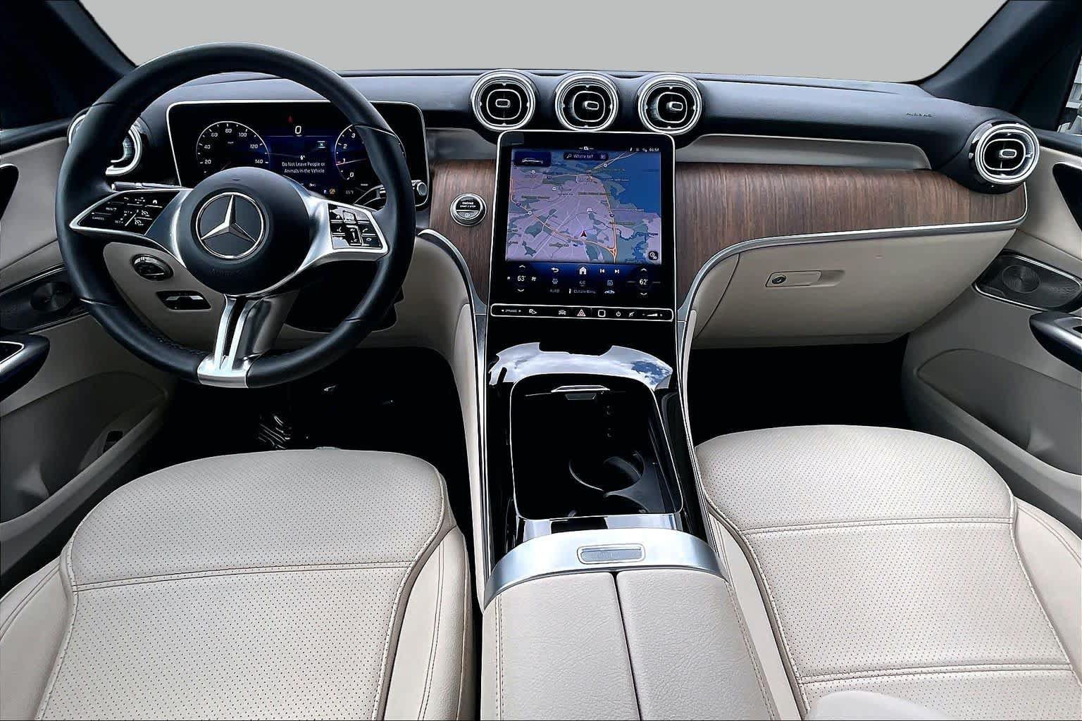Used 2025 Mercedes-Benz GLC 300 image 16
