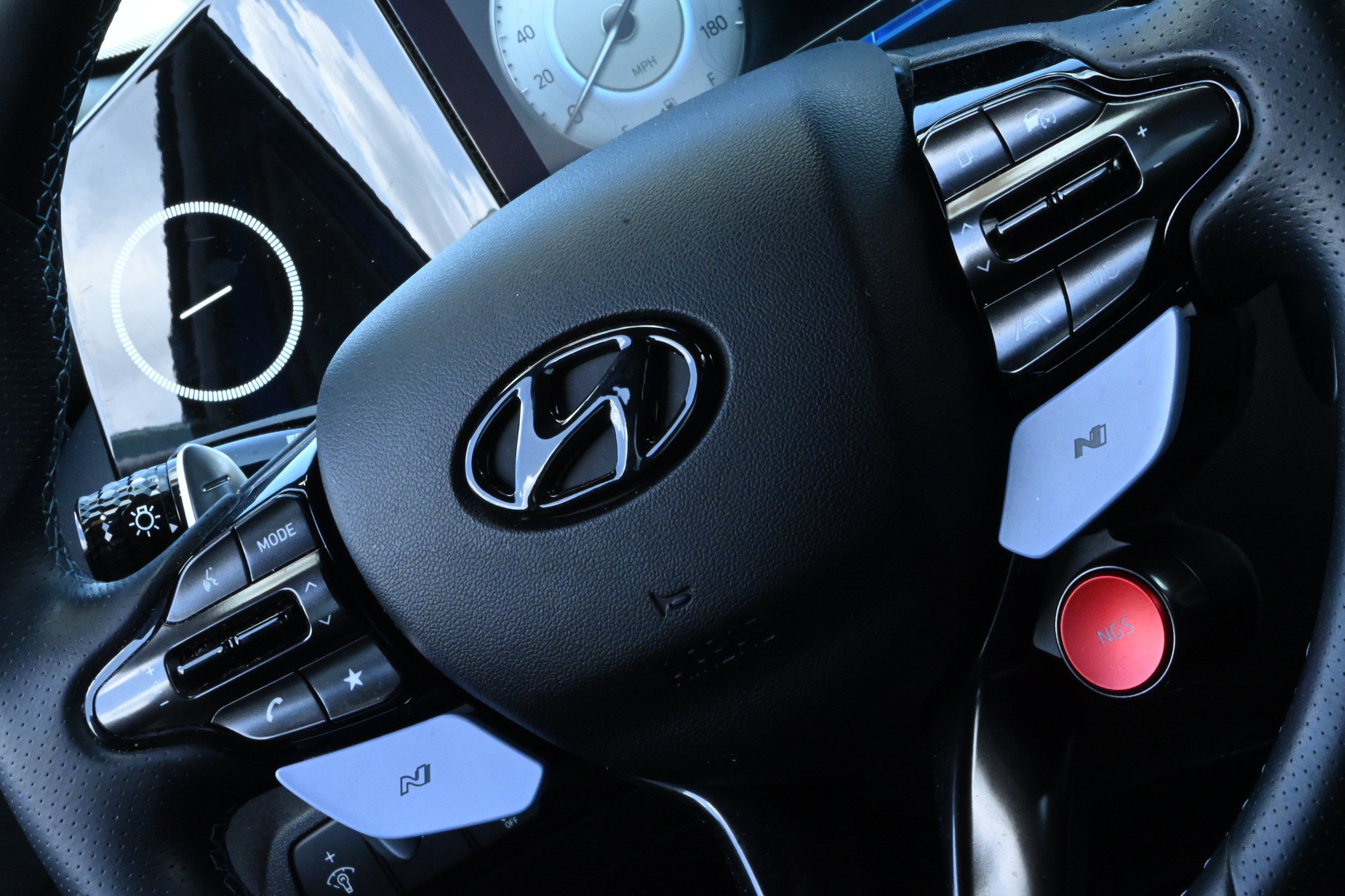 Used 2022 Hyundai Elantra N FWD image 25