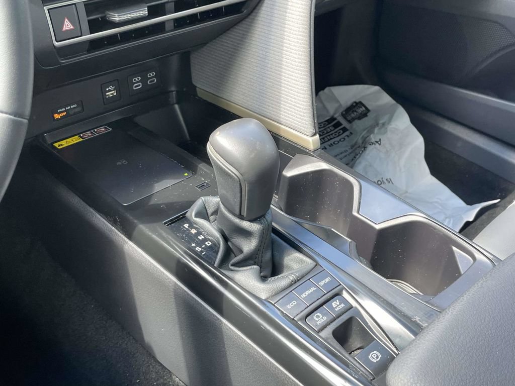 Used 2026 Toyota Camry SE w/ Convenience Package FWD image 32