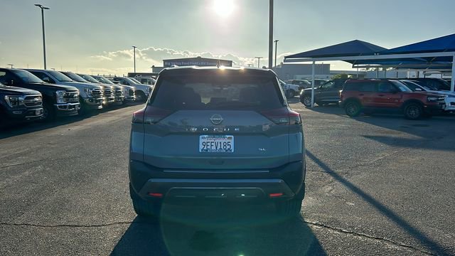 Used 2023 Nissan Rogue SL w/ SL Premium Package image 4