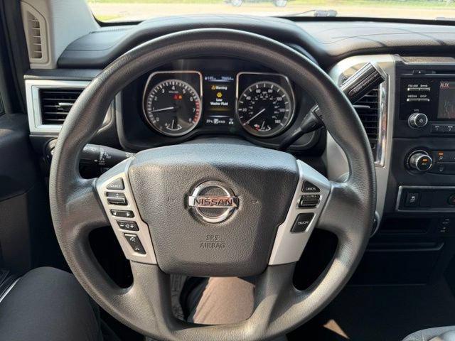 Used 2017 Nissan Titan S AWD/4WD image 17