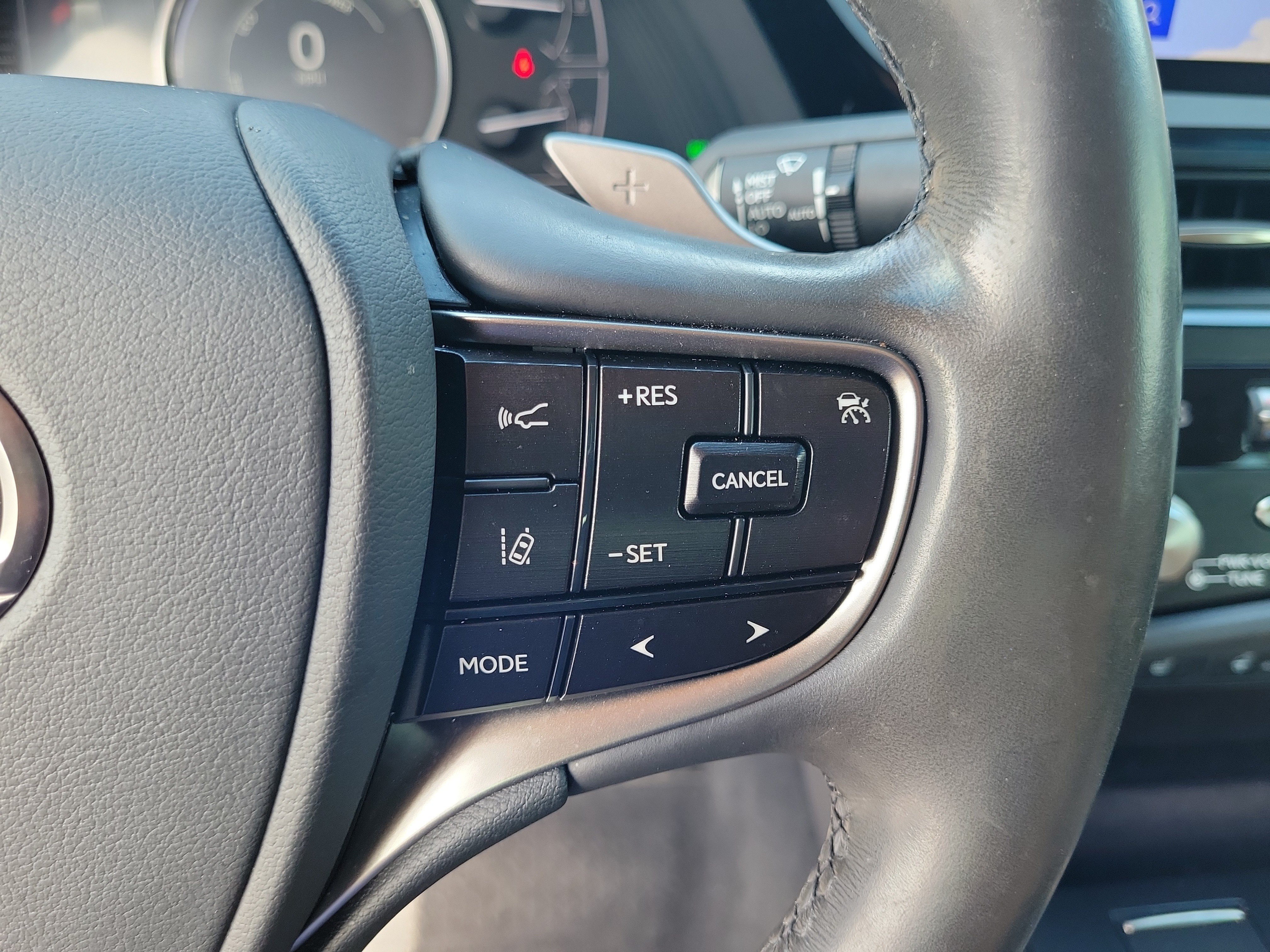 Used 2024 Lexus ES 300h w/ Premium Package FWD image 20
