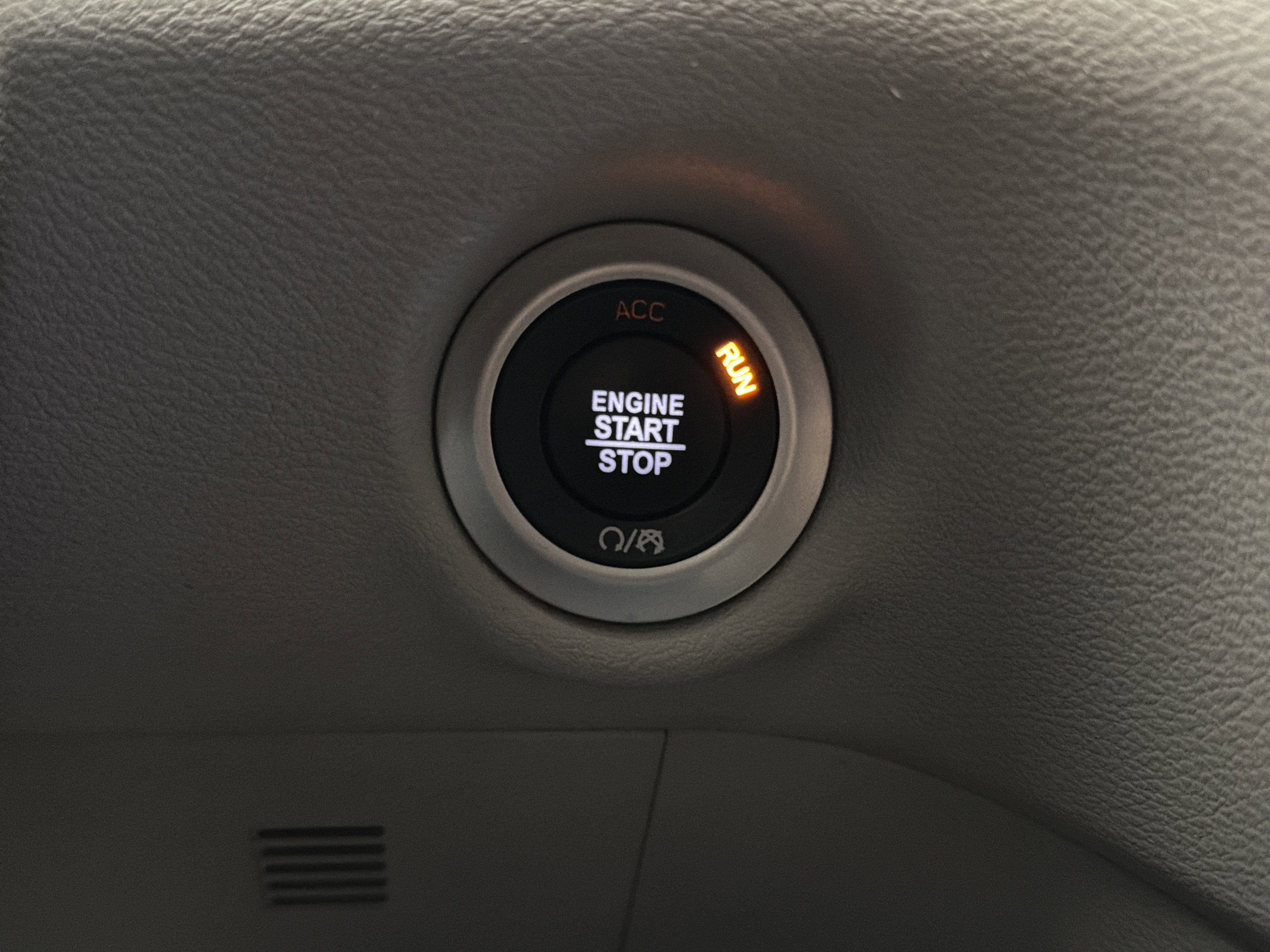 Used 2023 Chrysler Voyager LX image 22