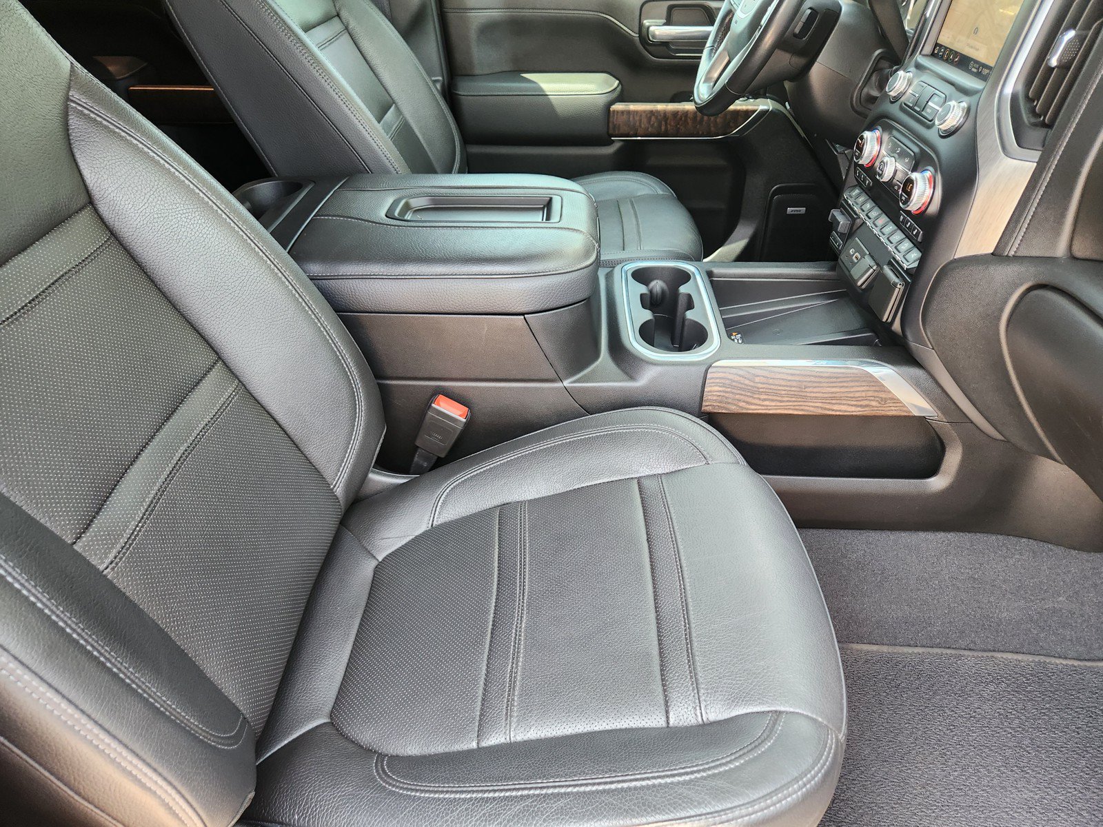 Used 2021 GMC Sierra 3500 Denali w/ Denali Black Diamond Edition AWD/4WD image 12