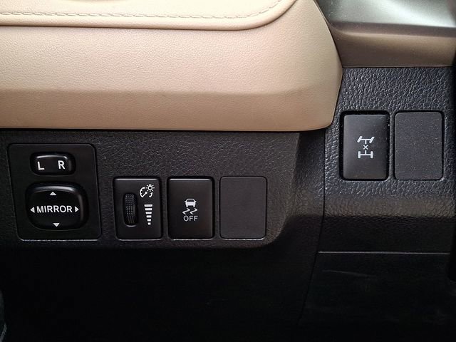 Used 2013 Toyota RAV4 LE AWD/4WD image 29