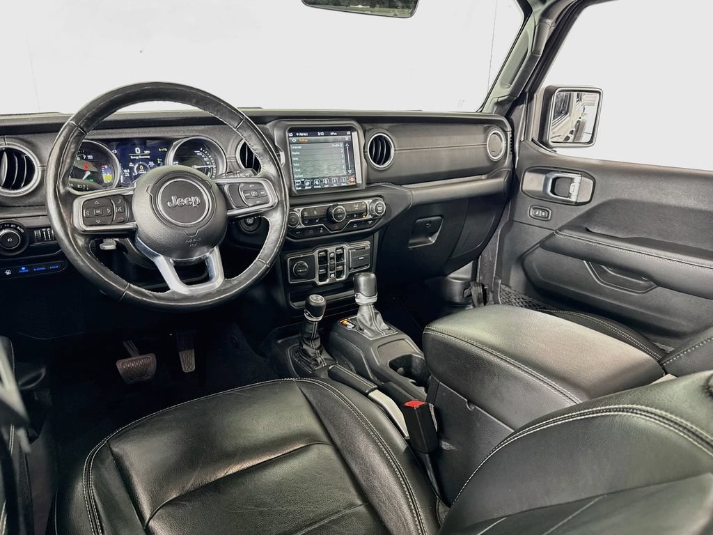 Used 2021 Jeep Wrangler Unlimited Sahara w/ Cold Weather Group AWD/4WD image 29